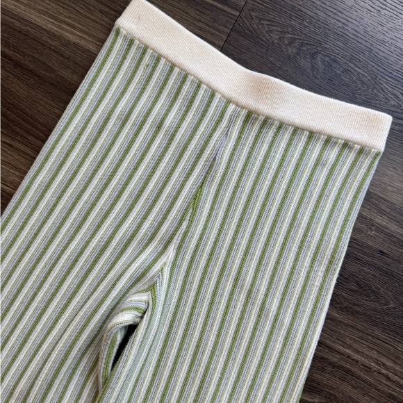 Ribbed Pattern Pants - Picture 2 of 4